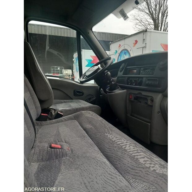 2005 Renault Master-45210101