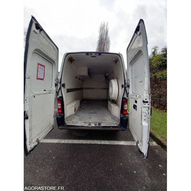 2005 Renault Master-45210102