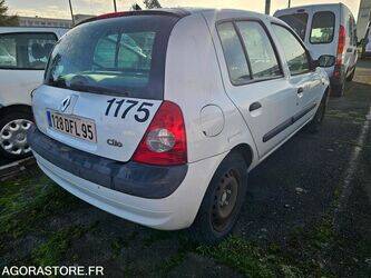 2002-renault-clio-1411722-45210106