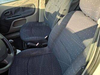 2002-renault-clio-1411722-45210108