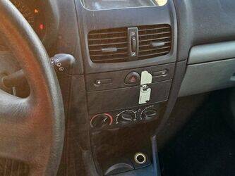 2002-renault-clio-1411722-45210110