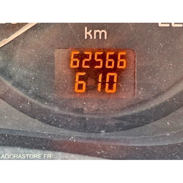 2002 Renault Clio-45210112