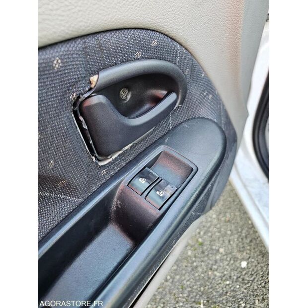 2002 Renault Clio-45210113