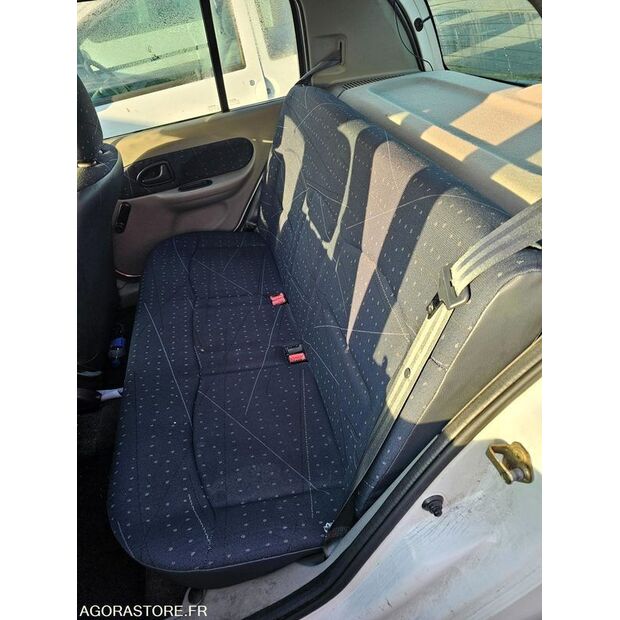 2002 Renault Clio-45210114