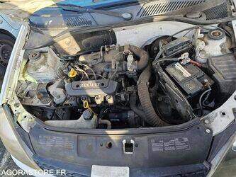 2002-renault-clio-1411722-45210116