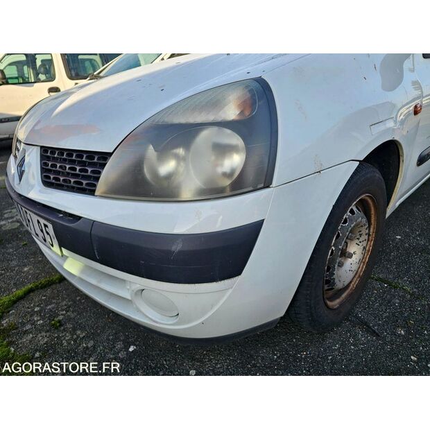 2002 Renault Clio-45210117