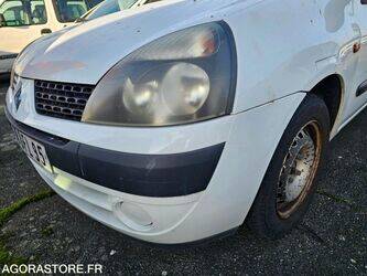 2002-renault-clio-1411722-45210117