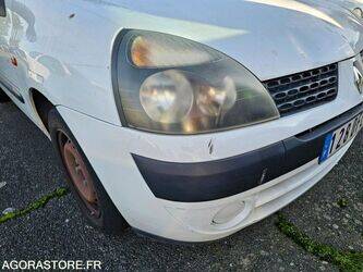 2002-renault-clio-1411722-45210120