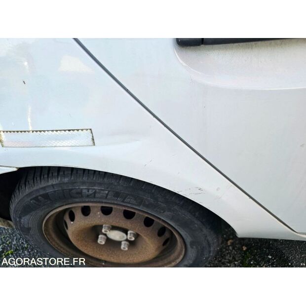 2002 Renault Clio-45210121