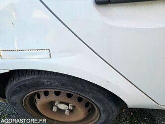 2002-renault-clio-1411722-45210121