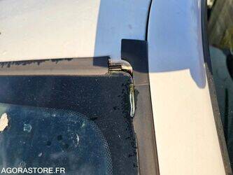 2002-renault-clio-1411722-45210124