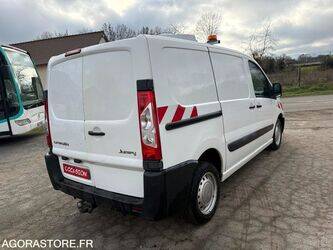 2011-citroen-jumpy-1411723-45210130