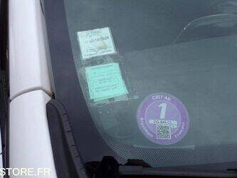 2015-renault-clio-1411725-45210164