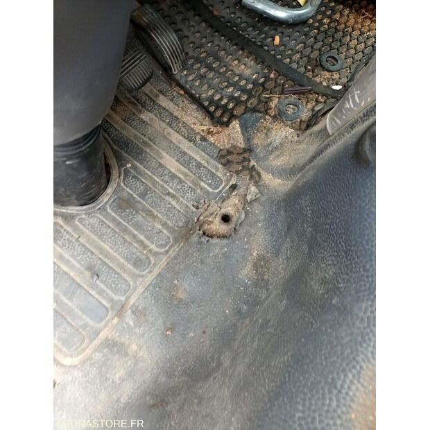 NISSAN Cabstar-45210394