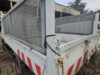 2012-renault-maxity-1410899-45210511