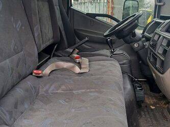 2012-renault-maxity-1410899-45210515