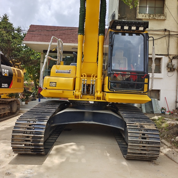 2024 Komatsu PC200-8-45210935