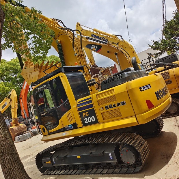 2024 Komatsu PC200-8-45210943