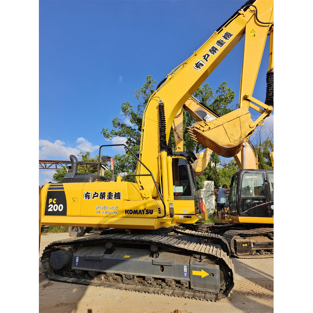 2023 Komatsu PC200-8-45210955