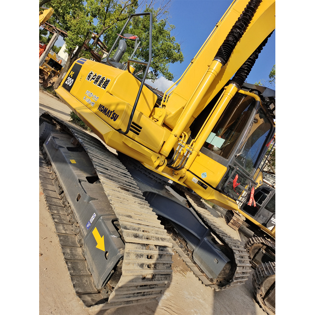 2023 Komatsu PC200-8-45210956