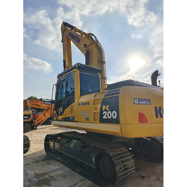 2023 Komatsu PC200-8-45210963