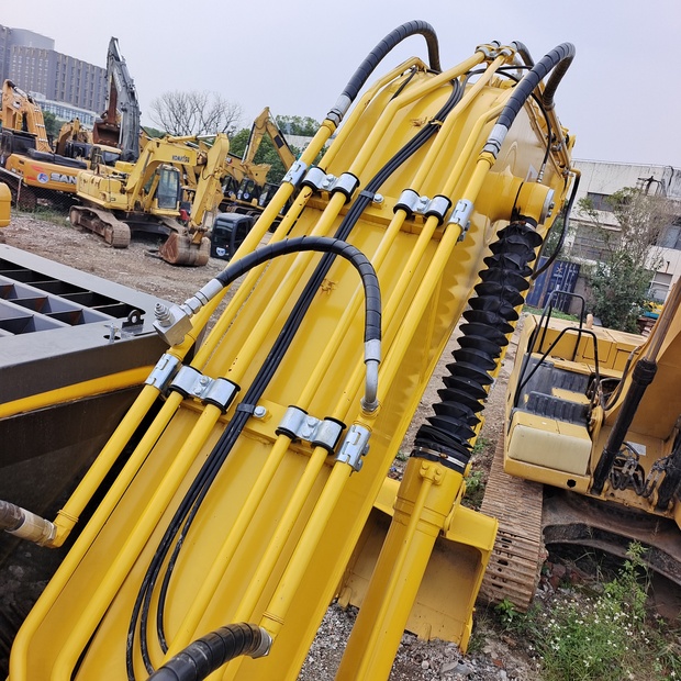 2024 Komatsu PC210-8-45211028