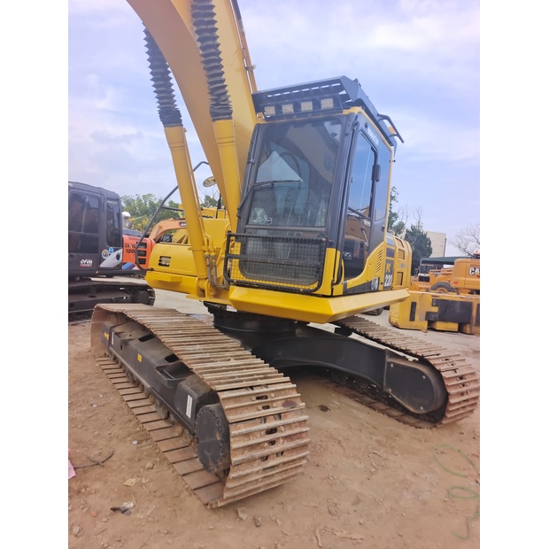 2023 Komatsu PC220-8-45211063