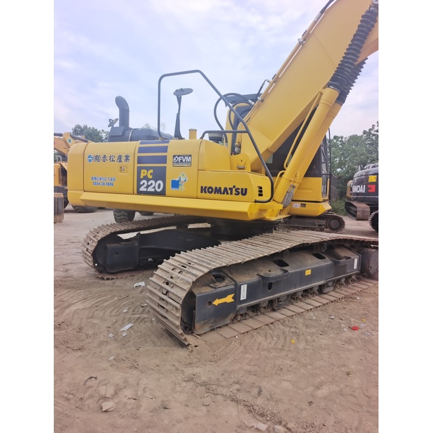 2023 Komatsu PC220-8-45211065