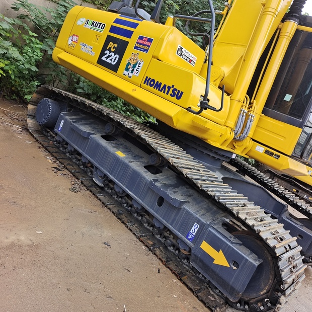 2024 Komatsu PC220-8-45211073