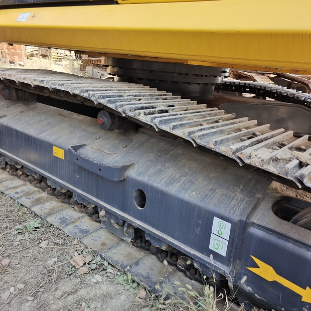 2024 Komatsu PC240LC-8-45211084