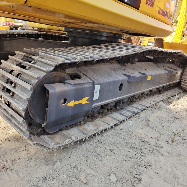 2024 Komatsu PC240LC-8-45211085