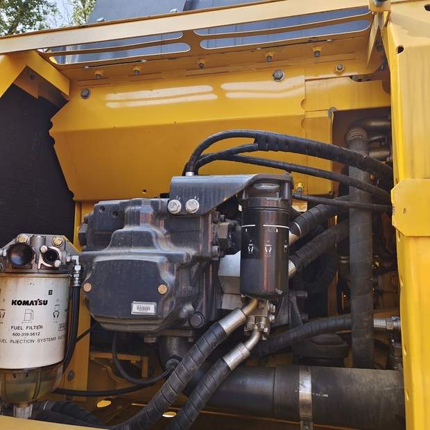 2024 Komatsu PC240LC-8-45211086