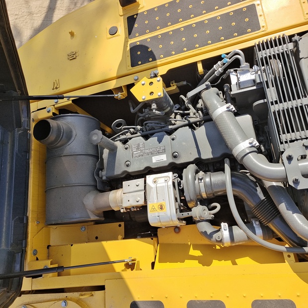 2024 Komatsu PC240LC-8-45211094