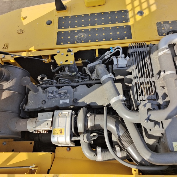 2023 Komatsu PC240LC-8-45211130