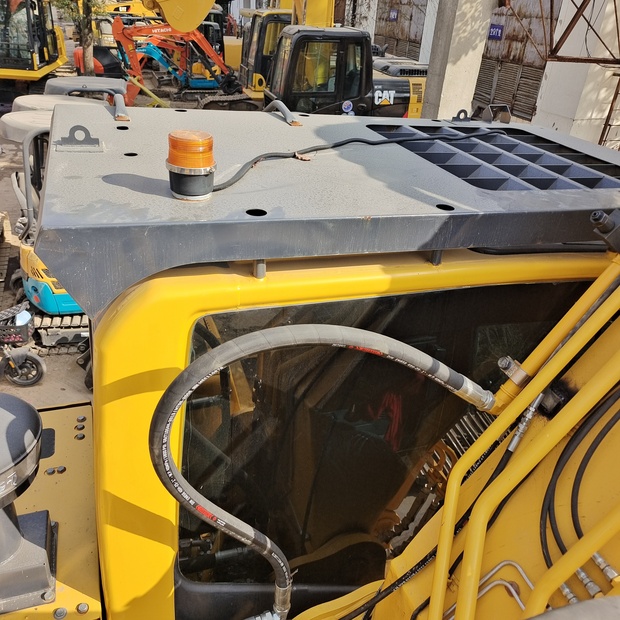 2023 Komatsu PC240LC-8-45211131