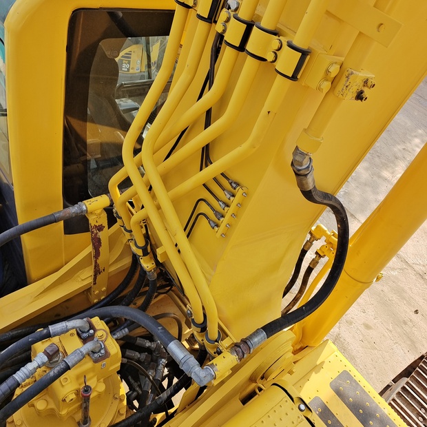 2024 Komatsu PC400-8R-45211374