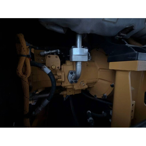 2015 كاتربيلر M318F-45211765