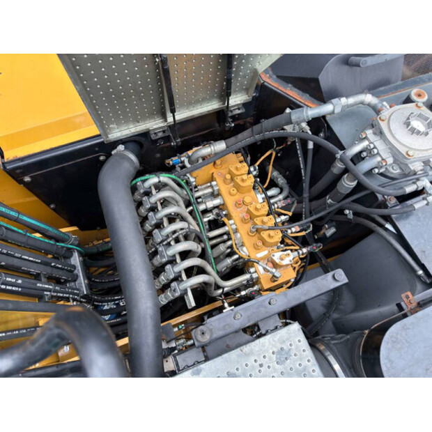 2015 كاتربيلر M318F-45211780