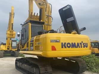 صورة ل حفارات مجنزرة 2024 كوماتسو PC220-8N1 للبيع في الصّين