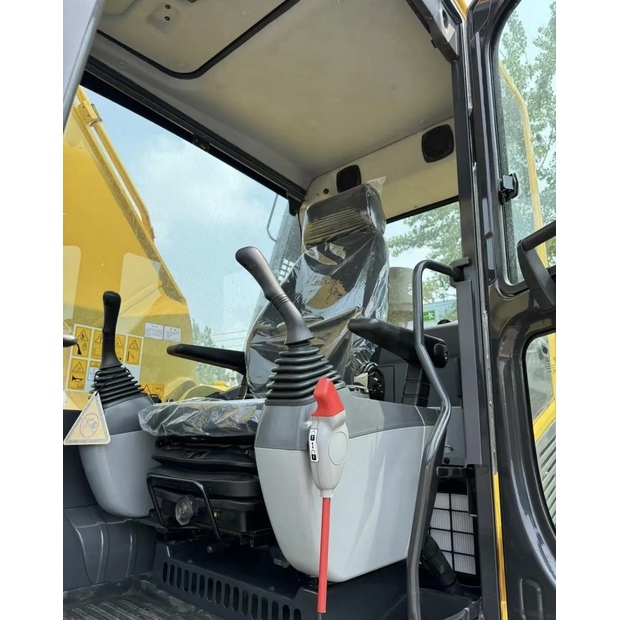 2024 Komatsu PC200-10-45212205