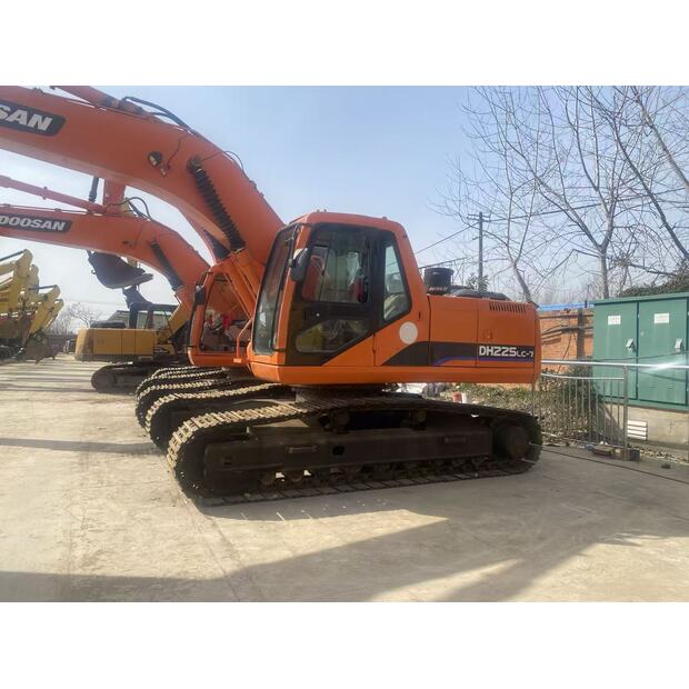 2022 دووسان DH225-45212226