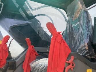 2024-volvo-ec240lc-45212248