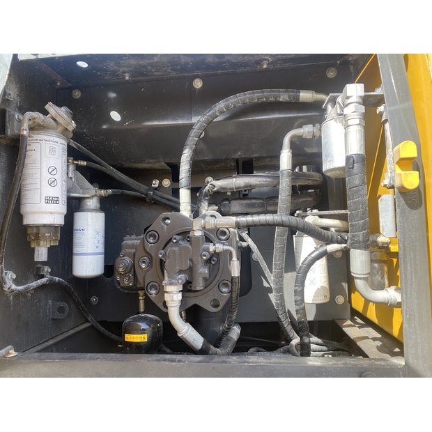 2024 فولفو EC240LC-45212252