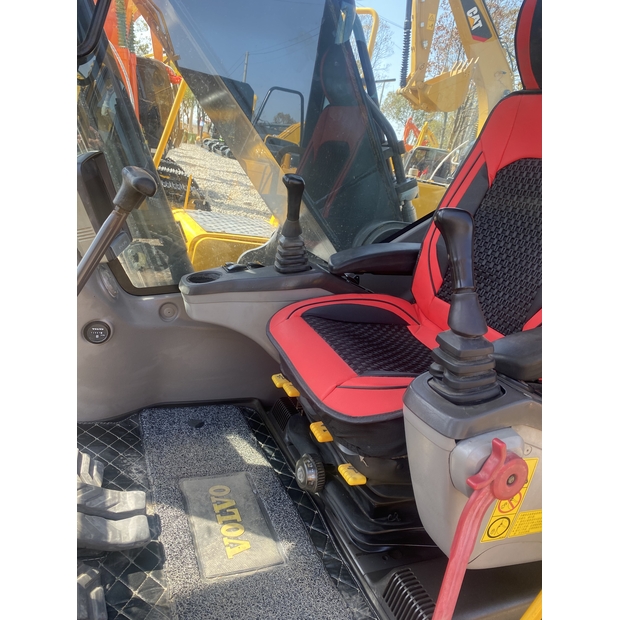 2024 فولفو EC220DL-45212278