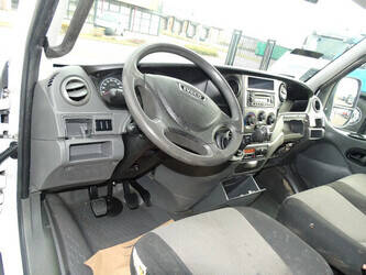 2016-iveco-daily-70c17-1411811-45212498