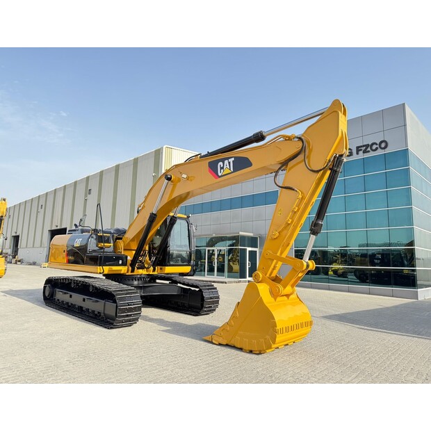 2017 Caterpillar 330D2L-45242124