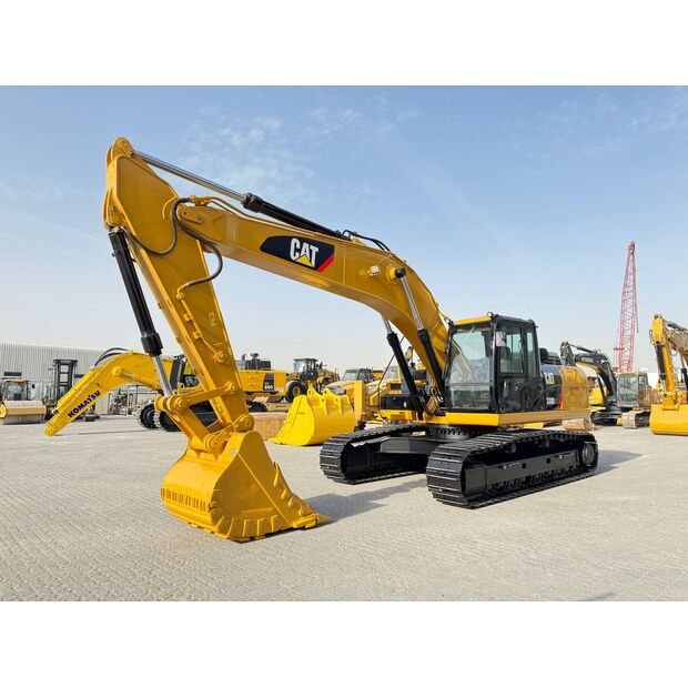 2017 Caterpillar 330D2L-45242126