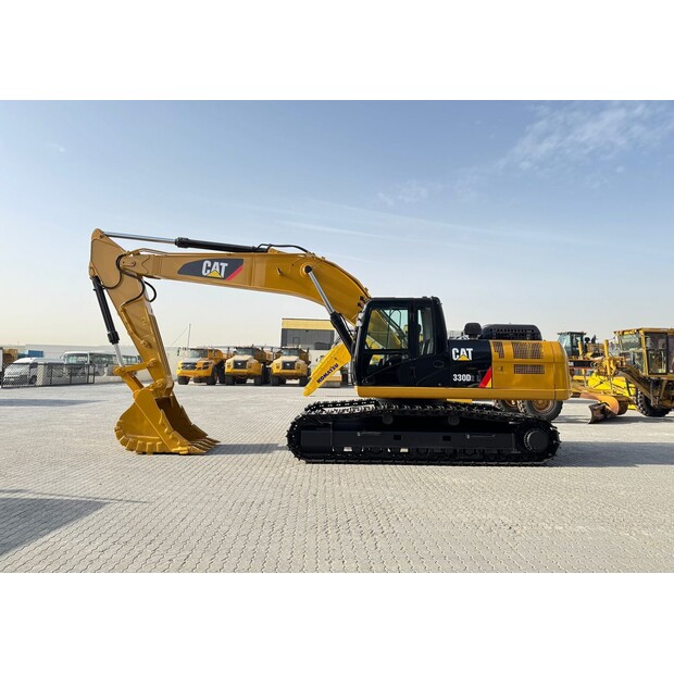 2017 Caterpillar 330D2L-45242127