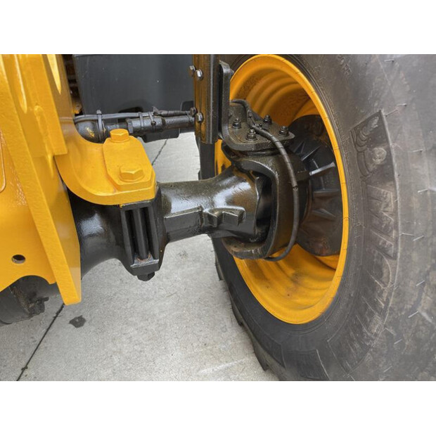 2018 JCB 531-70-45242885