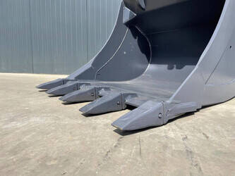 2025-smitma-cw30-1412054-45243243